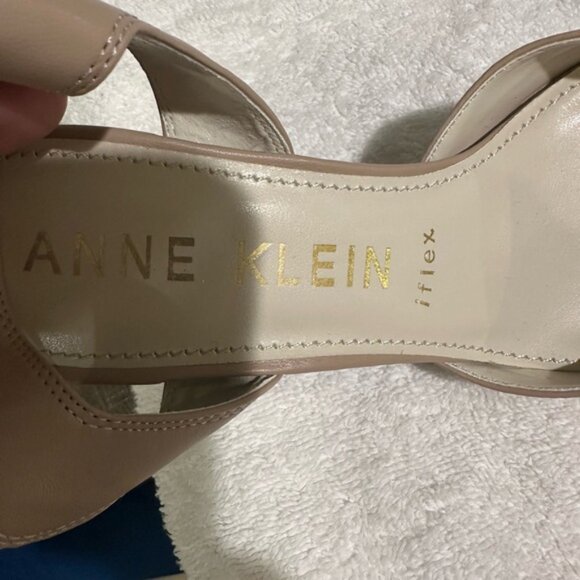 Anne Klein Tan Heels with Ankle Strap and Glossy Finish - Picture 3 of 4